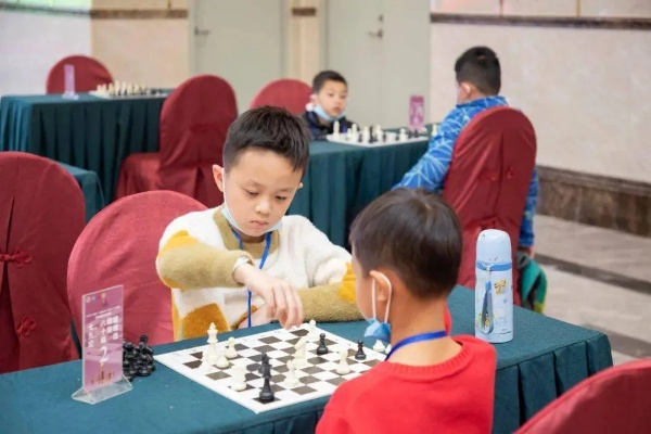 伊犁国际象棋大赛精彩纷呈，谁将夺得冠军？-第3张图片-www.211178.com_果博福布斯